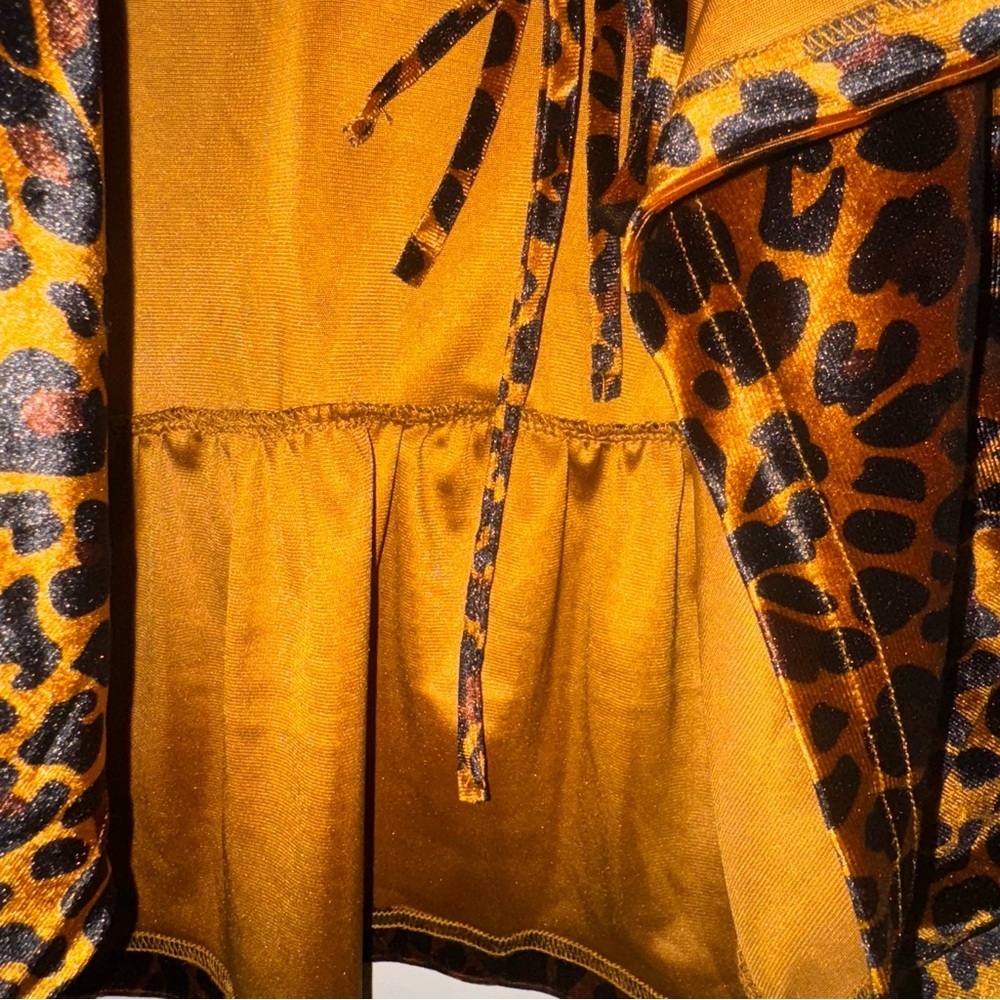 NWT Ultra pink Leopard Print Blouse velvet size XL - Picture 7 of 7